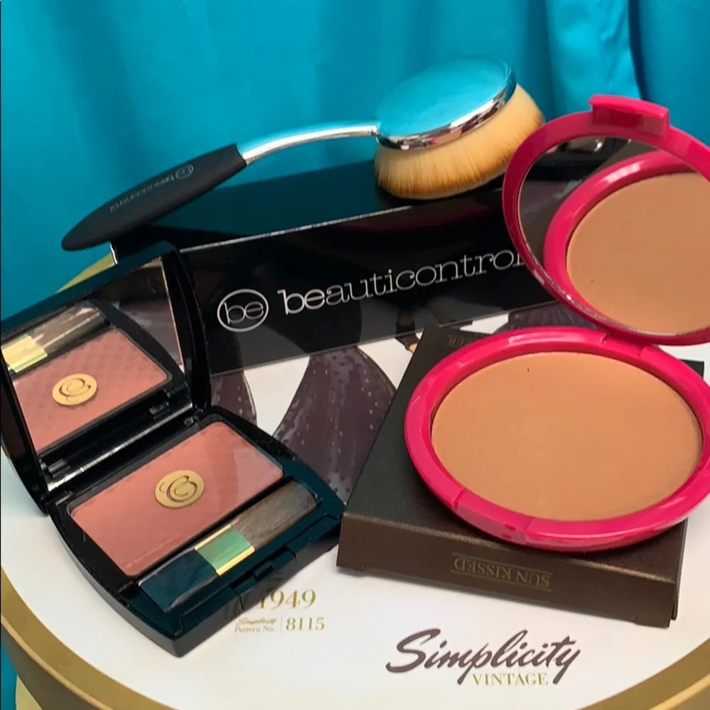 Make up brush, Bronzer & Blush
